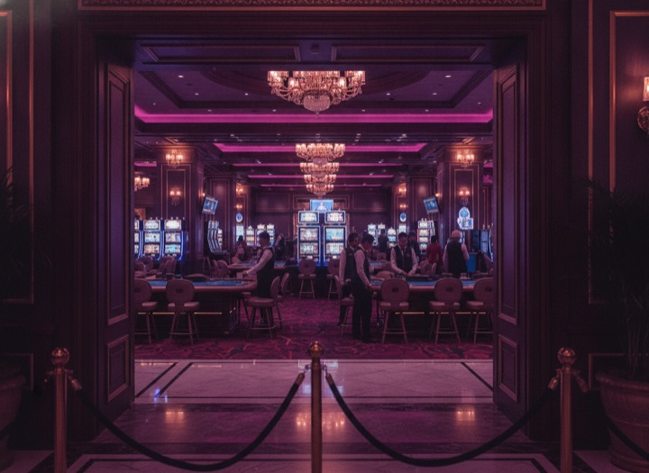 RJBET77 Casino: Pick the Room That Fits Your Budget and Your Clock